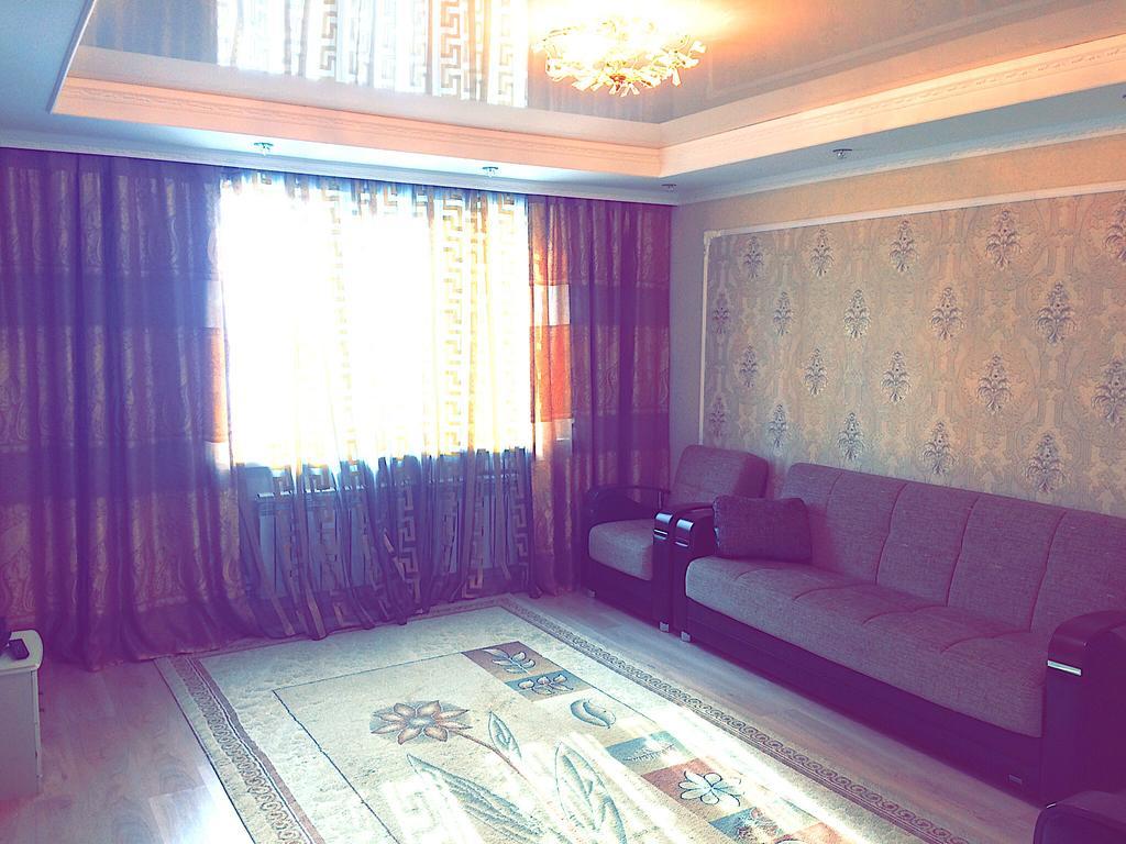 Vremena Goda Apartment In Astana Екстериор снимка