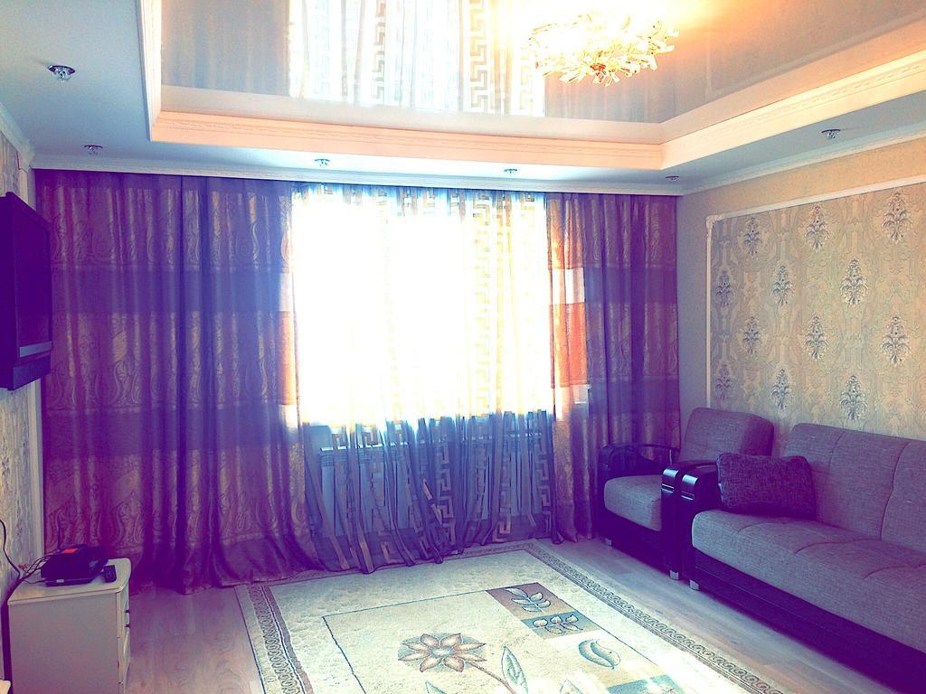 Vremena Goda Apartment In Astana Екстериор снимка